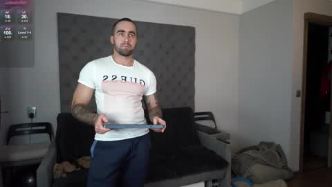 Snapshot of ironhulk22 chatting on November 10, 3:11 pm ironhulk22 online show from November 10, 3:11 pm