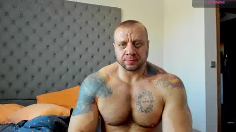 Snapshot of ironhulk22 chatting on February 23, 9:06 am ironhulk22 online show from February 23, 9:06 am