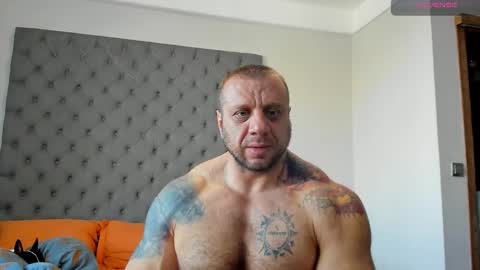 Snapshot of ironhulk22 chatting on March 21, 8:52 am ironhulk22 online show from March 21, 8:52 am