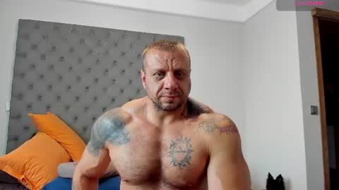 ironhulk22 online show from July 4, 3:18 pm