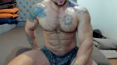 ironhulk22 online show from July 17, 6:02 pm