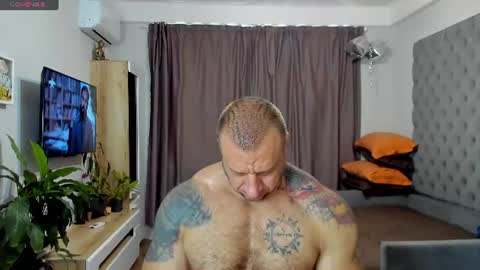 ironhulk22 online show from July 19, 11:36 am