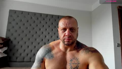 ironhulk22 online show from July 26, 11:06 am