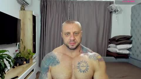 ironhulk22 online show from August 1, 11:20 am