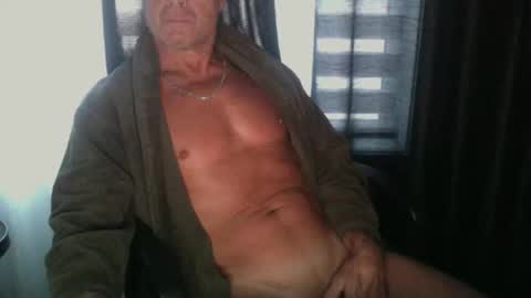 ironout007 online show from November 10, 12:59 pm