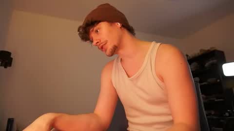 Sam online show from December 18, 9:32 pm