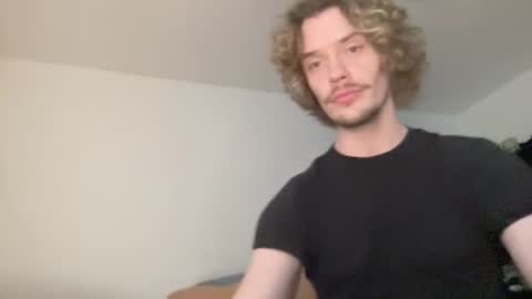 Sam online show from August 6, 10:39 am