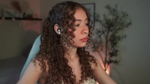 Snapshot of isa_____ chatting on April 1, 9:01 pm isa_____ online show from April 1, 9:01 pm