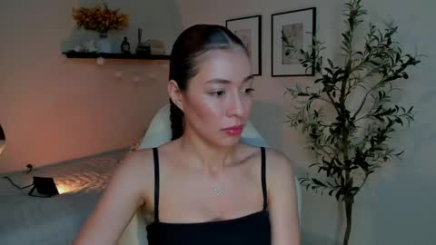 Snapshot of isa_____ chatting on April 16, 2:45 am isa_____ online show from April 16, 2:45 am