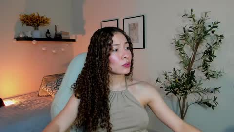 Snapshot of isa_____ chatting on April 21, 2:37 am isa_____ online show from April 21, 2:37 am