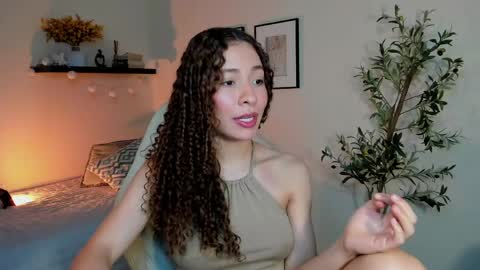 Snapshot of isa_____ chatting on April 21, 2:51 am isa_____ online show from April 21, 2:51 am