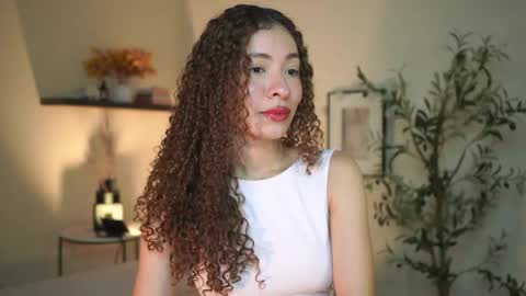 Snapshot of isa_____ chatting on June 6, 12:21 pm isa_____ online show from June 6, 12:21 pm
