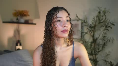 Snapshot of isa_____ chatting on June 7, 6:22 pm isa_____ online show from June 7, 6:22 pm