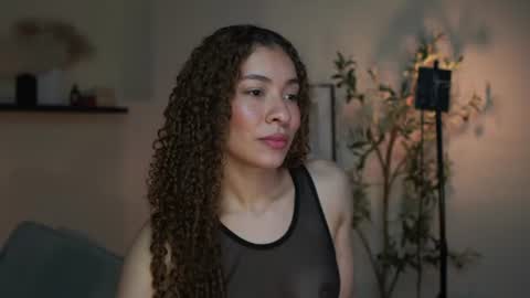isa_____ online show from July 10, 2:05 am