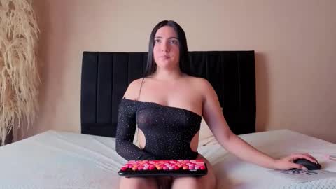 Isa and Natasha online show from December 2, 1:17 pm