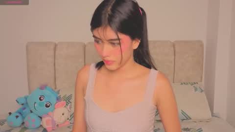 Snapshot of isa_dolly chatting on March 18, 12:47 am Isa Dolly online show from March 18, 12:47 am