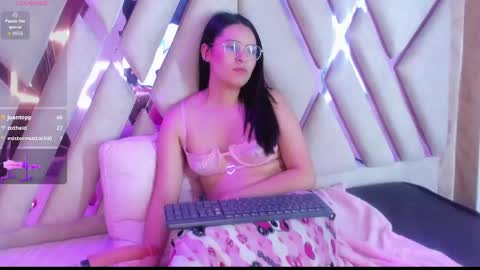 Snapshot of isa_doux chatting on May 23, 8:29 am Isa online show from May 23, 8:29 am