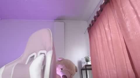 Isabella  online show from December 2, 11:15 am