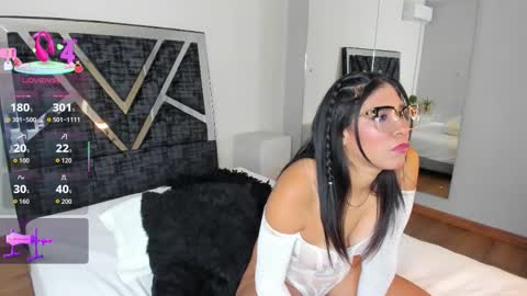 oIssaJonneso online show from September 25, 12:20 pm