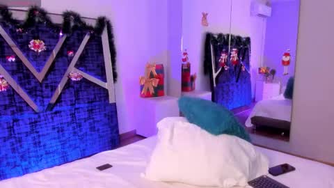 Snapshot of isa_jonness_ chatting on December 14, 12:32 pm oIssaJonneso online show from December 14, 12:32 pm