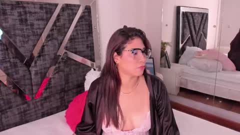 oIssaJonneso online show from February 16, 12:56 pm