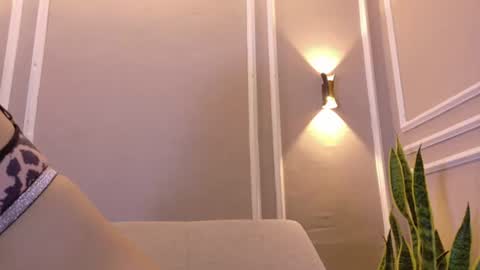 Isabella online show from June 25, 12:20 pm
