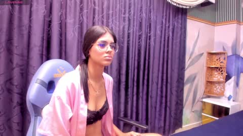    online show from December 11, 3:37 pm