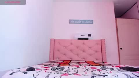 Snapshot of isa_lovestory chatting on August 7, 3:30 am isa_lovestory online show from August 7, 3:30 am
