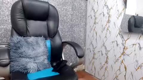 isa_x18 online show from July 25, 4:37 pm