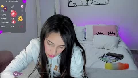 Snapshot of isaa_diamond chatting on February 24, 2:40 am isaa_diamond online show from February 24, 2:40 am