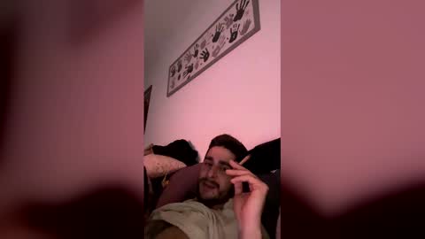 Snapshot of isaac250996 chatting on December 15, 7:07 pm isaac250996 online show from December 15, 7:07 pm