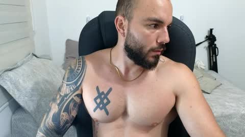 Snapshot of isaac_carter chatting on April 29, 10:52 am Isaac carter online show from April 29, 10:52 am