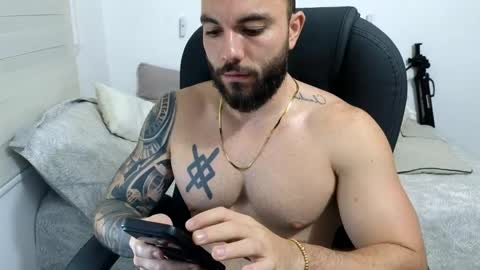 Snapshot of isaac_carter chatting on May 2, 10:53 am Isaac carter online show from May 2, 10:53 am