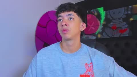 Snapshot of isaac_cryston chatting on October 6, 7:33 pm isaac_cryston online show from October 6, 7:33 pm