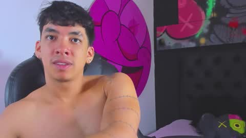 Snapshot of isaac_cryston chatting on October 10, 8:19 pm isaac_cryston online show from October 10, 8:19 pm