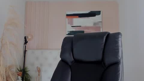 Snapshot of isaac_cryston chatting on October 23, 7:34 pm isaac_cryston online show from October 23, 7:34 pm