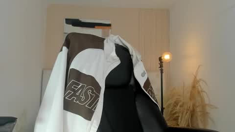 isaac_cryston online show from February 4, 10:04 pm