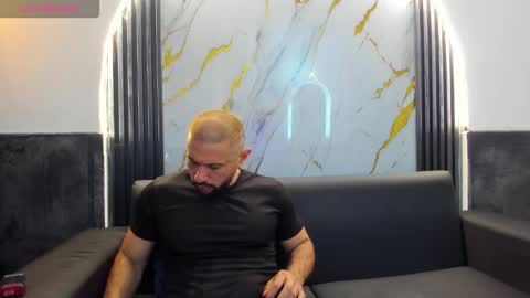 Snapshot of isaac_franko chatting on November 8, 9:13 pm isaac_franko online show from November 8, 9:13 pm