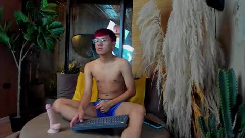 Snapshot of isaac_grimm chatting on November 29, 3:42 am isaac_grimm online show from November 29, 3:42 am