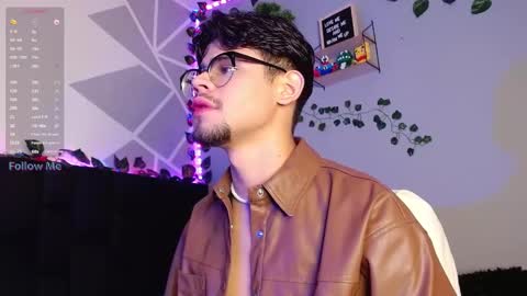 Isaac Saenz. online show from December 3, 10:18 pm