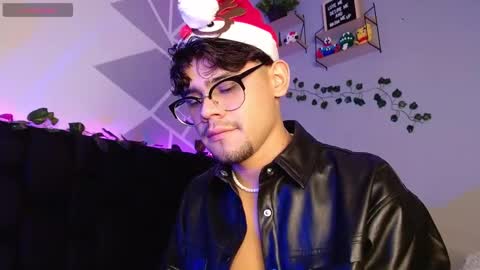 Isaac Saenz. online show from December 7, 11:12 pm