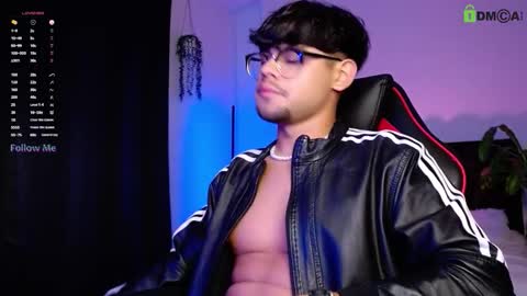 Isaac Saenz. online show from September 17, 11:28 pm