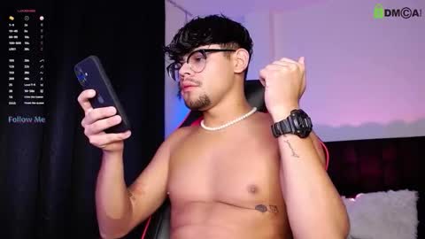 Isaac Saenz. online show from September 23, 11:19 pm