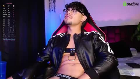 Isaac Saenz. online show from October 3, 1:35 am