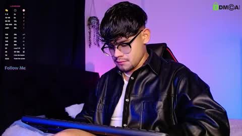 Isaac Saenz. online show from October 15, 11:38 pm