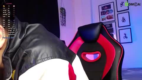 Isaac Saenz. online show from December 16, 11:32 pm