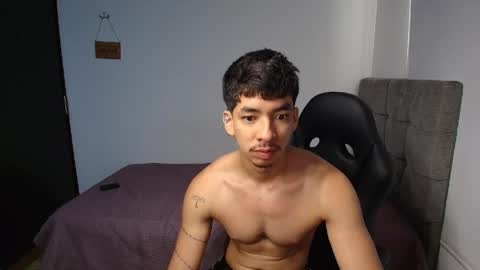 Snapshot of isaac_sttone01 chatting on April 25, 7:55 pm muscle isaac online show from April 25, 7:55 pm