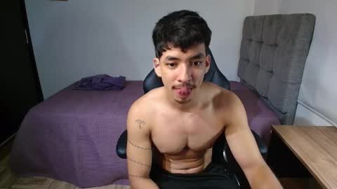 Snapshot of isaac_sttone01 chatting on May 5, 10:18 pm muscle isaac online show from May 5, 10:18 pm