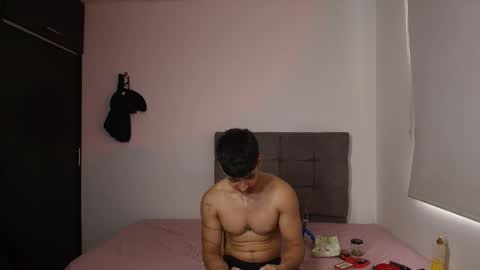 Snapshot of isaac_sttone01 chatting on May 26, 10:28 pm muscle isaac online show from May 26, 10:28 pm
