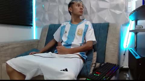 Isaac tan online show from September 8, 11:15 pm